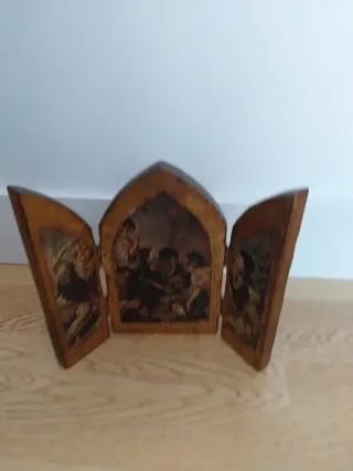 Tríptico religioso antiguo