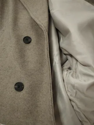 Chaqueta corta beige Oversize La marca es Indefeir