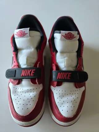 Zapatillas Jordan Rojas y Blancas