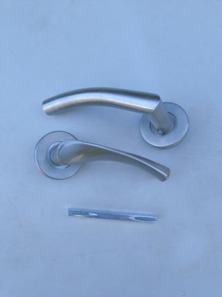 Juego manillas níquel satinado moderno