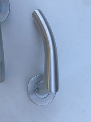 Juego manillas níquel satinado moderno