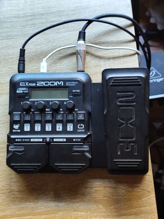 Pedal Multiefectos Guitarra Zoom G1X Four