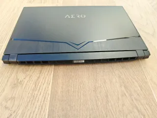Portátil OLED 4K Gigabyte AERO 15 WA  i7+RTX2060