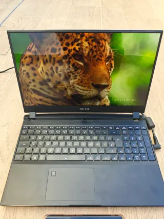 Portátil OLED 4K Gigabyte AERO 15 WA  i7+RTX2060