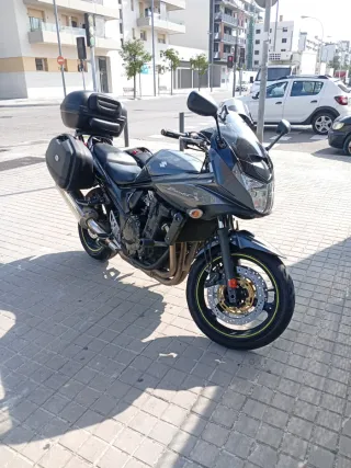 Suzuki GSF Bandit 650 2011