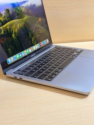 MacBook Pro 2020 M1 / 16GB / 256Gb