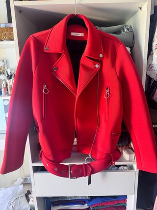 Chaqueta Mango Roja Estilo Motero