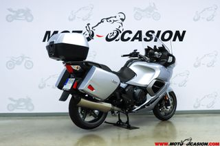 TRIUMPH TROPHY SE