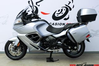 TRIUMPH TROPHY SE