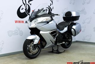 TRIUMPH TROPHY SE