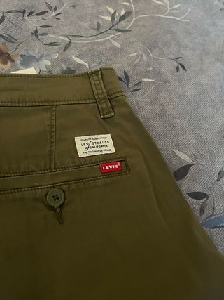 Pantalón corto Levis verde talla M