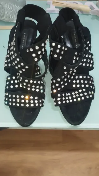 Zapatos de fiesta Zara negros con pedrería