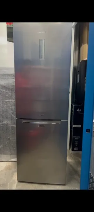 Nevera gris Siemens 1 año como nueva