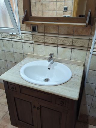 Mueble de baño madera y cristal