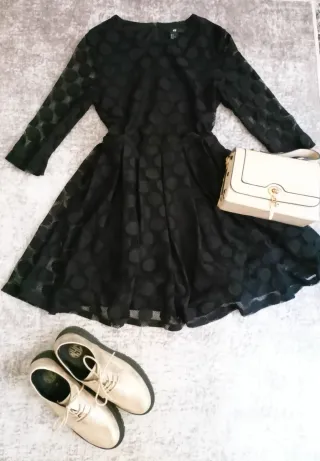 Vestido negro H&M con lunares