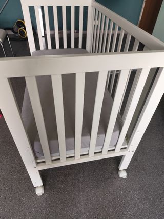 Cuna Colecho Madera Blanca con Ruedas
+ Colchón 