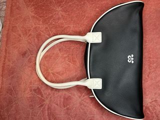 Bolso de mano negro y blanco