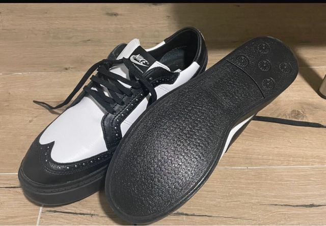 Zapatillas Nike Negras y Blancas