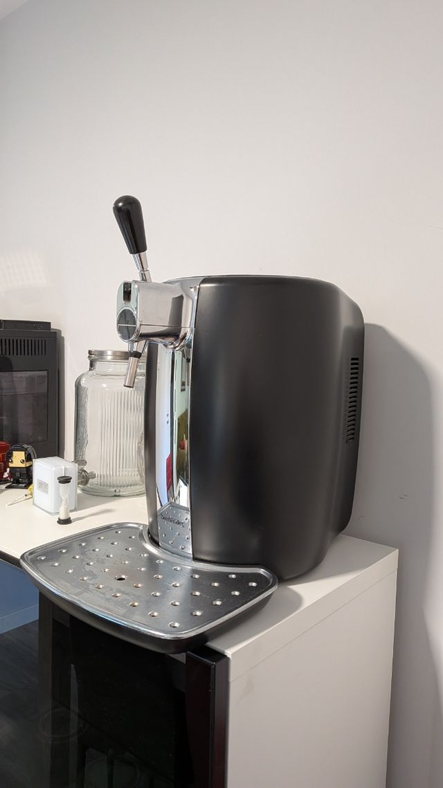 Beertender Krups casi sin uso.