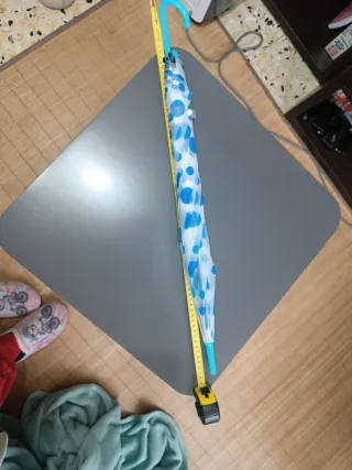 Paraguas infantil azul y blanco. Sin estrenar