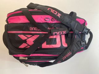 Mochila Padel NOX Negra y Rosa