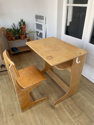 Escritorio y silla madera infantil