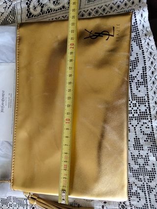 Neceser Yves Saint Laurent Dorado