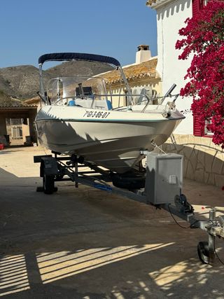 Barco Quicksilver 500 con remolque