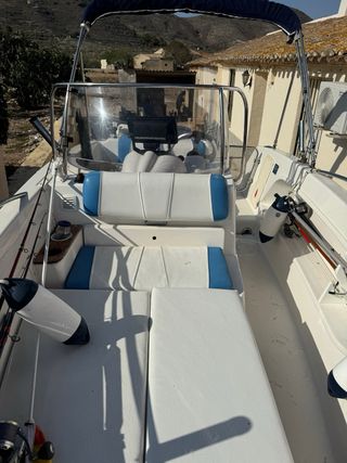 Barco Quicksilver 500 con remolque
