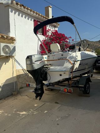 Barco Quicksilver 500 con remolque
