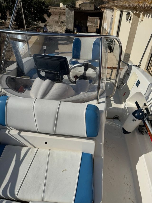 Barco Quicksilver 500 con remolque