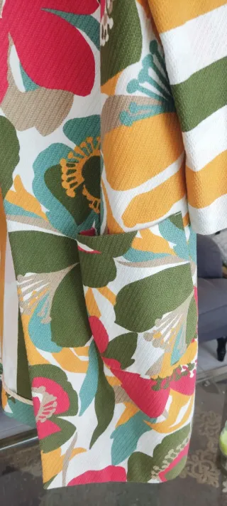Abrigo estampado entretiempo