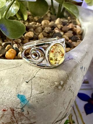 Anillo Plata Ley Ámbar Pétalos