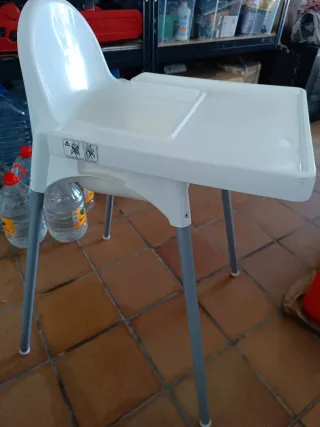Trona IKEA blanca