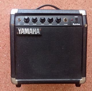 Amplificador Yamaha G10II Negro/Plateado