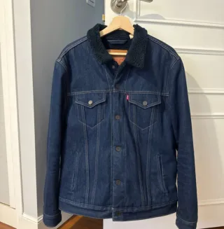 Cazadora Levi's vaquera con borrego