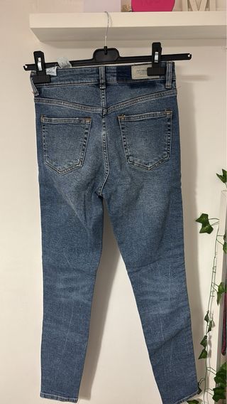 Zara Jeans Talla S con Raya Lateral