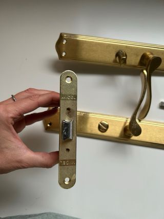 Manilla puerta con cierre y seguro