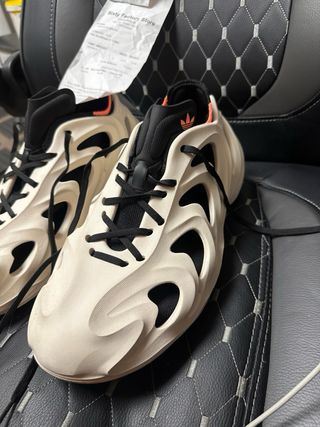 Adidas ADIFOM Q Blancas y Naranja