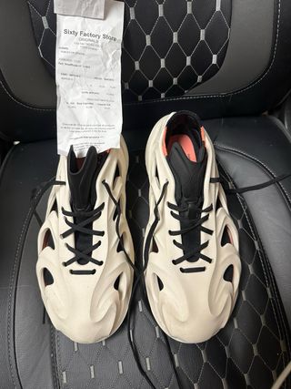 Adidas ADIFOM Q Blancas y Naranja