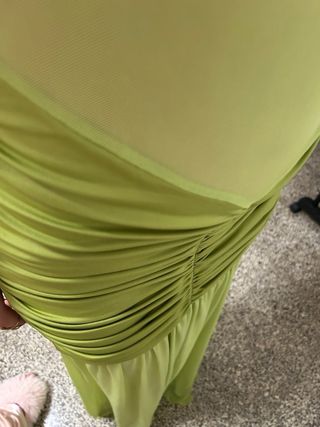 Vestido largo verde con abertura