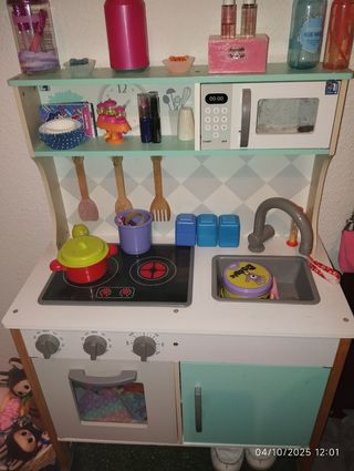 Cocinita de madera infantil