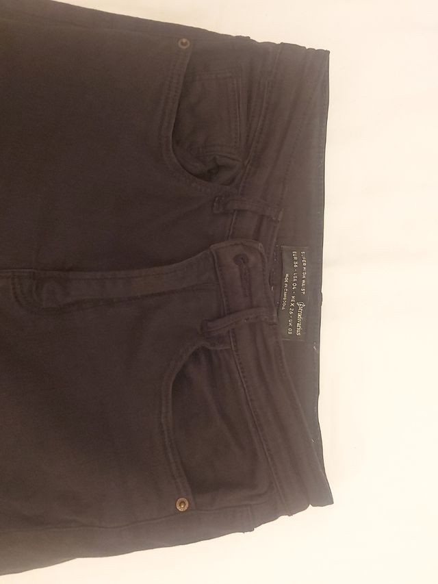 Pantalón pitillo negro talla 36