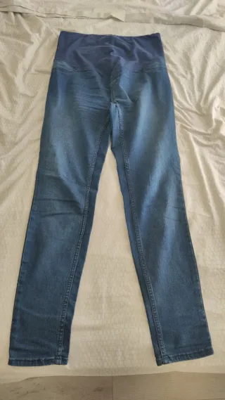 Tres pantalones premamá