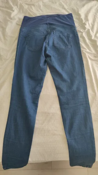 Tres pantalones premamá