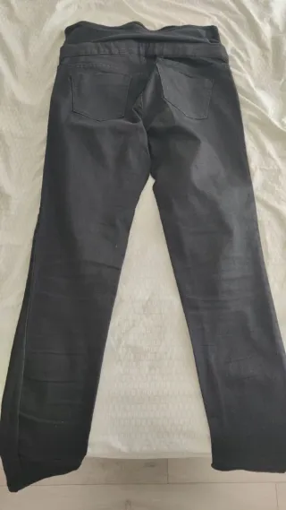 Tres pantalones premamá