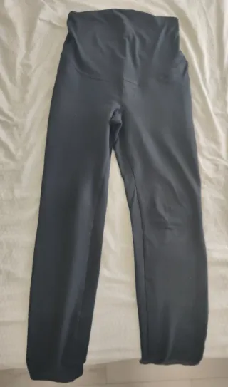 Tres pantalones premamá