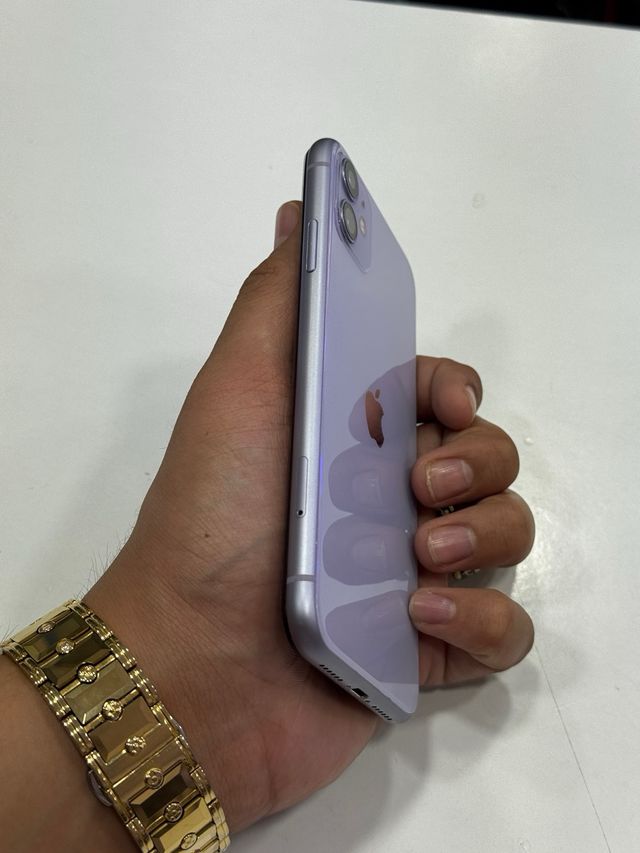 iPhone 11 64GB Morado