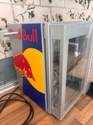 Nevera Red Bull en perfectas condiciones