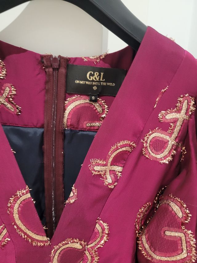 Vestido Guts & Love burdeos y dorado